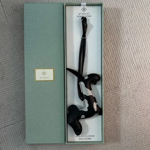 Leather Dachshund Key & Card Holder - Black and Cream - Picture 2 of 2